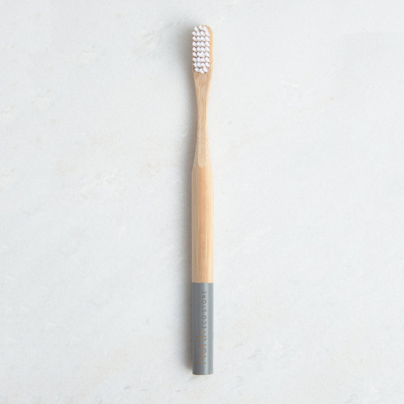 Bamboo toothbrush / Bambus tannbørste